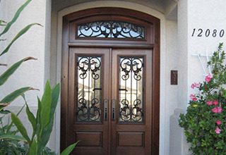 iron_soliding_wood_door5