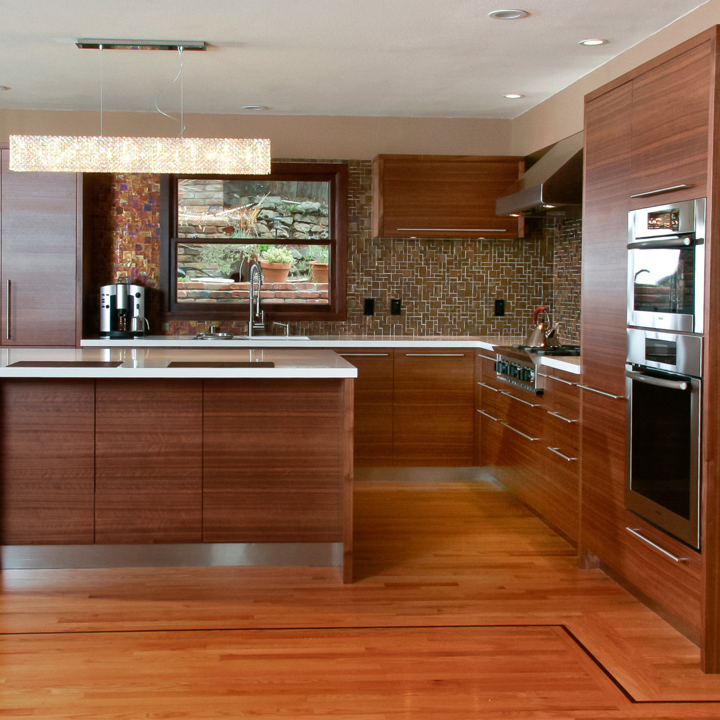 Timber Veneer Finish Kitchen Cabinets