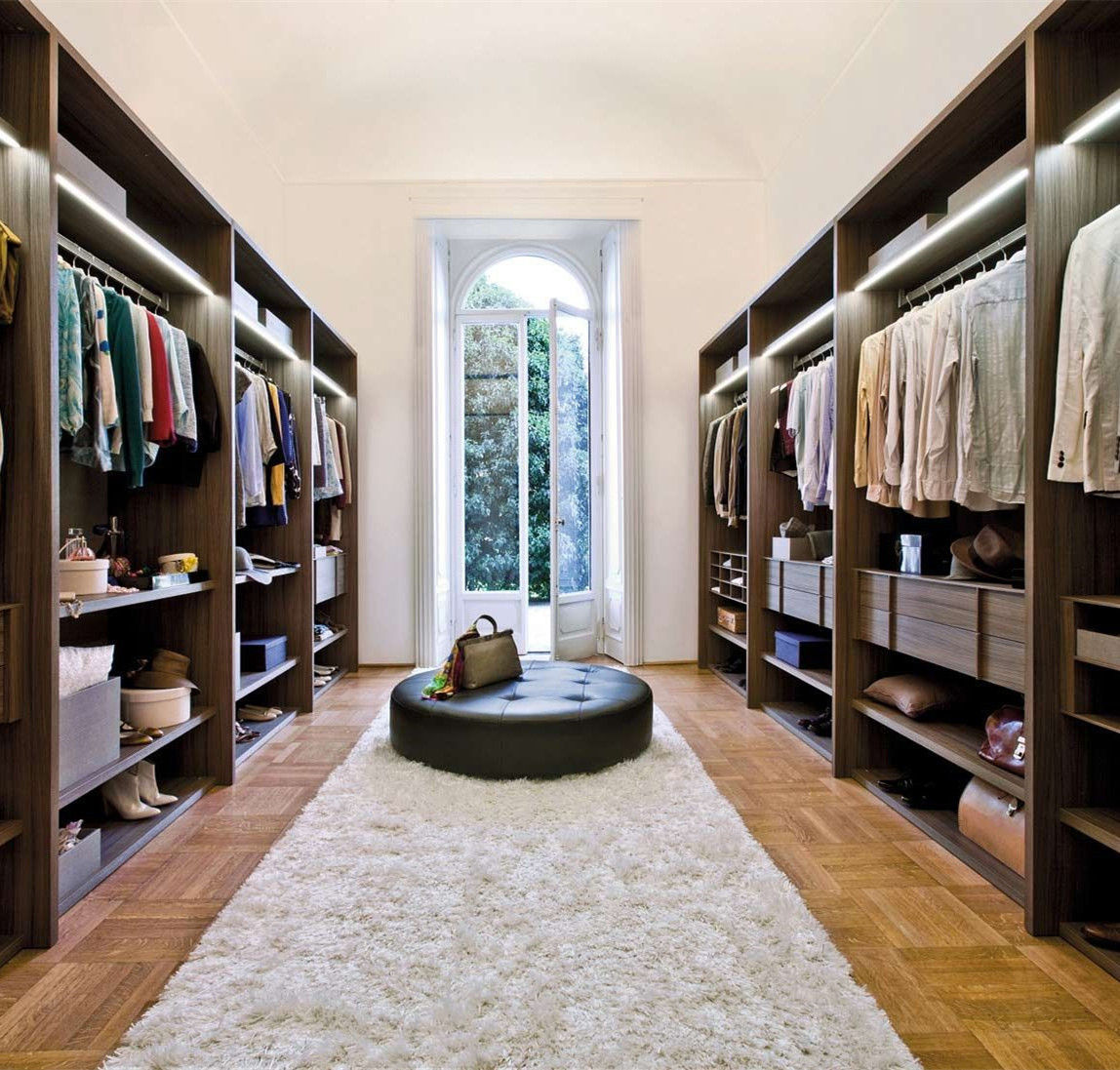 Custom Walking in Solid Wood Portable Closet 